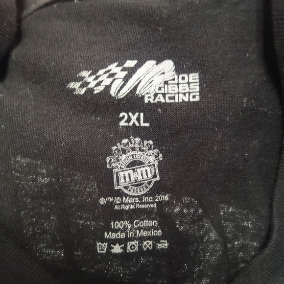 NASCAR Kyle Busch #18 Bold Joe Gibbs Racing Black Tee Shirt 2017 Schedule - Picture 6 of 6